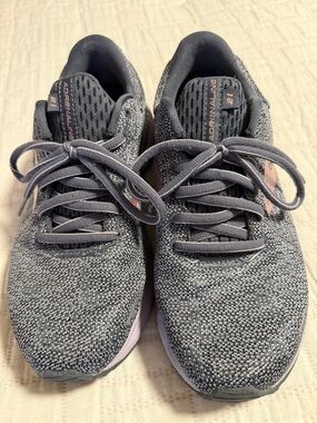 Brooks Grey Knit looking Running Shoes with Purple/Pink Logo Accents size 8 D